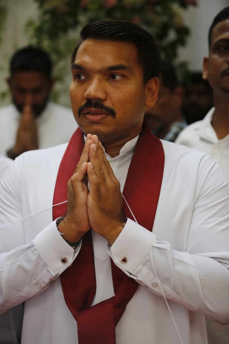 மோதல் களத்தில் நாமல்..