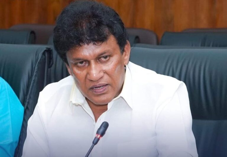 வேலுகுமார் வரலாற்று துரோகி – நொண்டி குதிரையுடன் சேர்ந்துள்ள கண்டி கழுதை