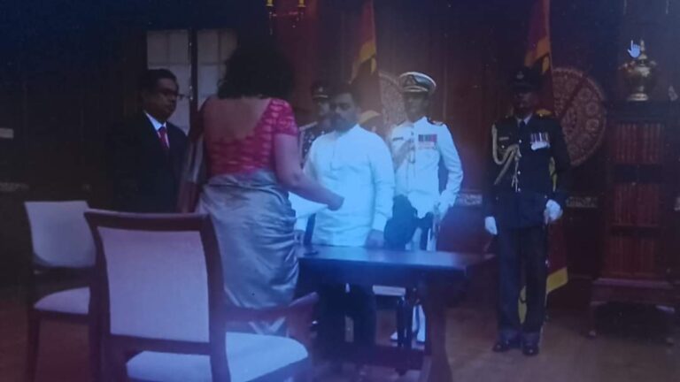 பிரதமராக ஹரிணி பதவியேற்பு