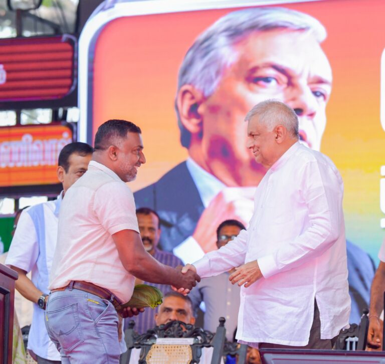 அநுர, சஜித் அணிகளின் முக்கியஸ்தர்கள் ரணிலுடன் சங்கமம்