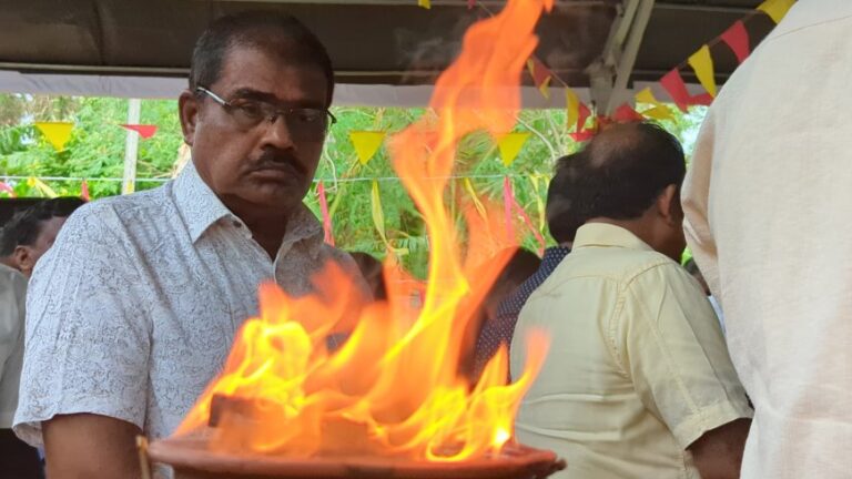 தென்பகுதி வேட்பாளர்களுக்கு வாக்களிப்பது தலையில் மண் அள்ளிப்போடும் செயல்!