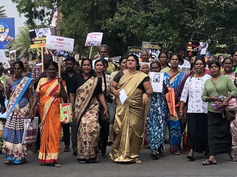 இராணுவத்திடம் ஒப்படைக்கப்பட்ட எங்கள் பிள்ளைகளுக்கு இறப்புச் சான்றிதழ் பதில் என்றால் கொலை செய்தவன் யார்?சர்வதேச நீதியேஎமக்கு வேண்டும் – தமிழர் தாயகத்தில் உறவுகள் கண்ணீருடன் கோஷம்