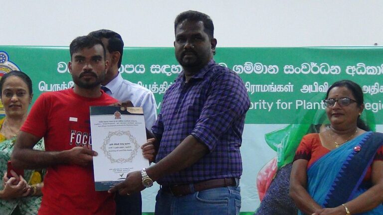இந்திய வீட்டுத்திட்டத்திற்கு காணி உறுதிப் பத்திரங்கள் வழங்கி வைப்பு