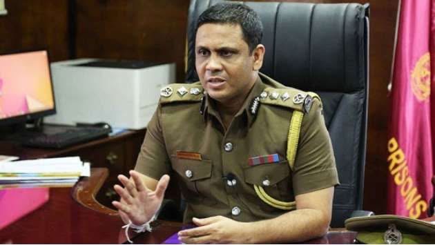 சிறைச்சாலைகள் ஆணையாளர் நாயகம் சேவை இடைநிறுத்தம்