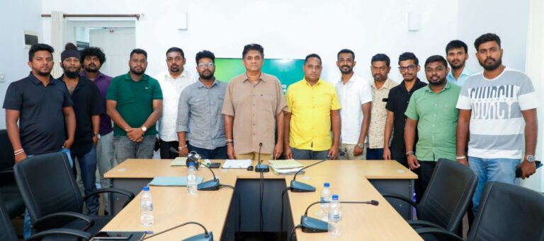 இளைஞர் கழகங்கள் JVP அரசியல் பிடிக்குள்