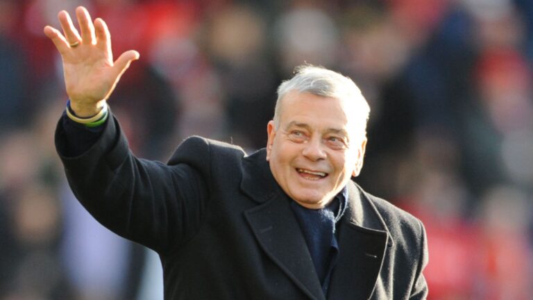 உலகப் புகழ்பெற்ற கிரிக்கெட் நடுவர் காலமானார்