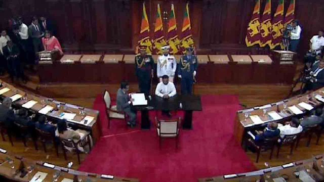 புதிய அமைச்சர்கள, பிரதி அமைச்சர்கள் பதவியேற்பு