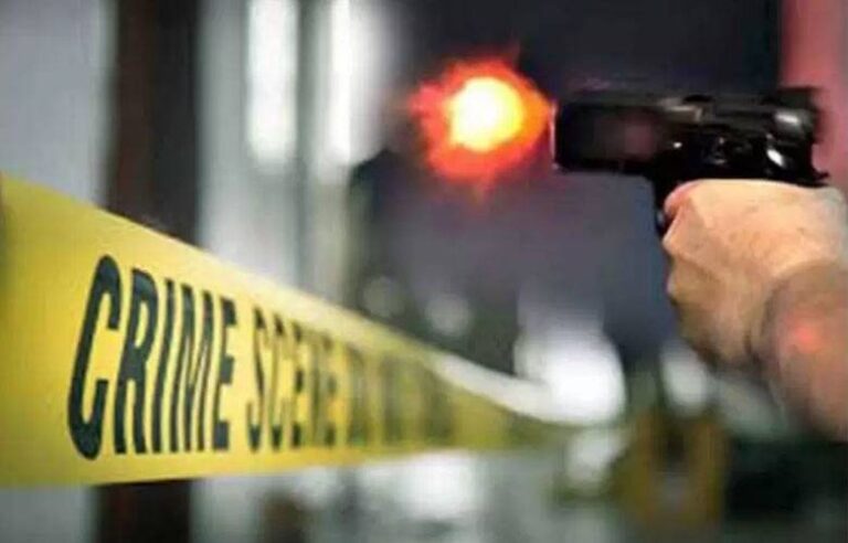 துப்பாக்கி சுட்டதால் கான்ஸ்டபிள் வைத்தியசாலையில்