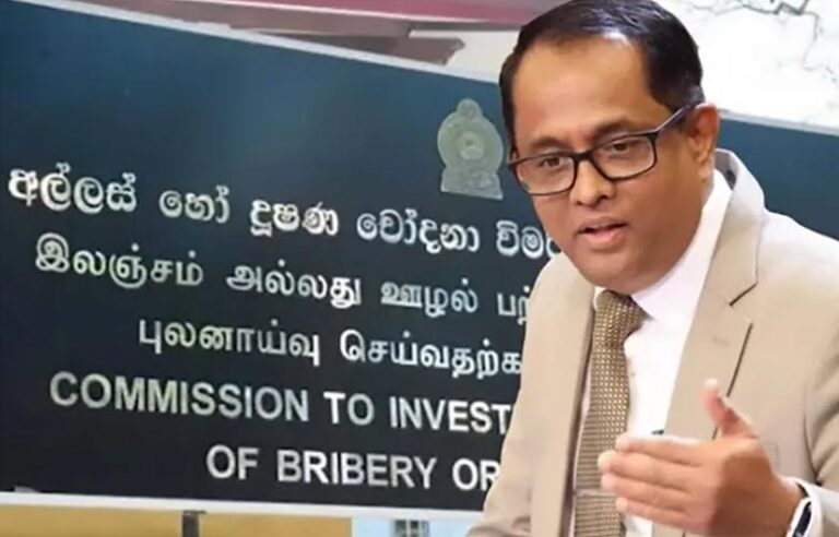 சபாநாயகரின் தனிப்பட்ட செயலாளர் மீது லஞ்ச ஒழிப்பு ஆணைக்குழுவில் புகார்