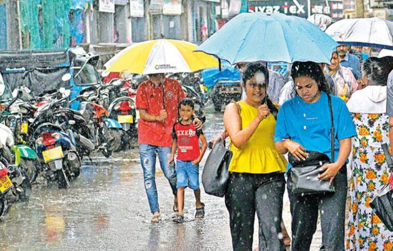 அவ்வப்போது மழை அல்லது இடியுடன் கூடிய மழை
