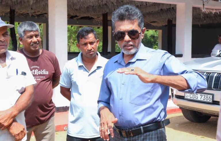 நெல் விலை குறைவு என போராட்டம் நடத்தும் சிலர் கள்ளச்சாராய வியாபாரிகள்!