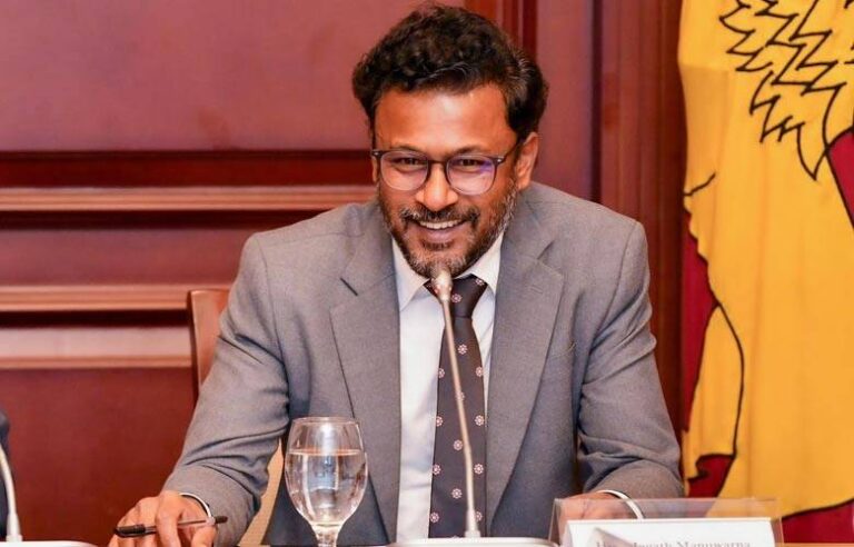 சிறைக்குச் செல்ல ஆசைப்படும் ஆளும் கட்சி எம்பி